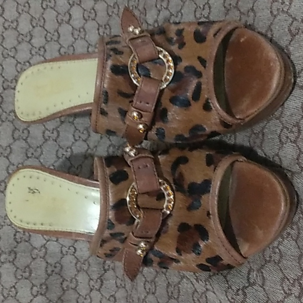 Shoe